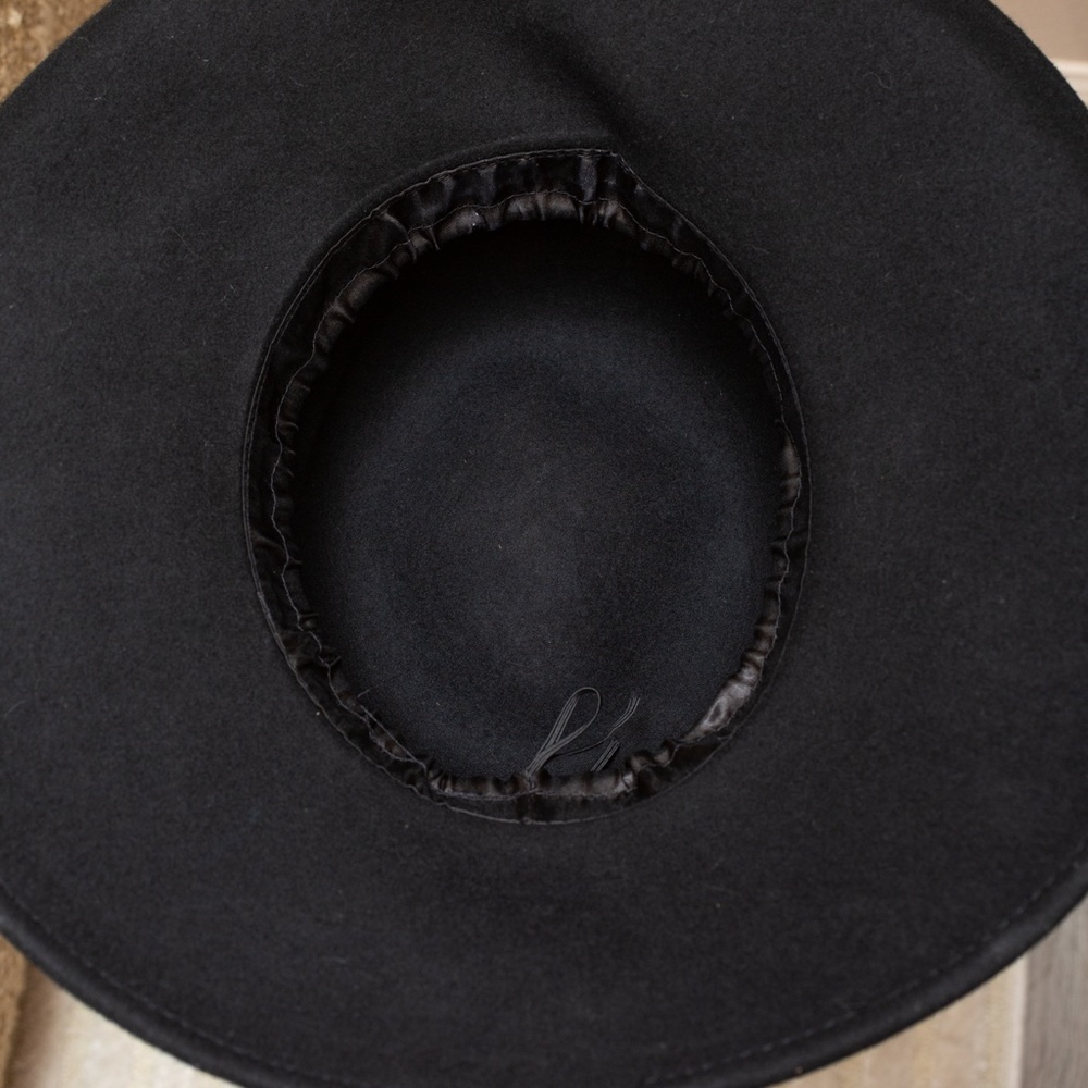 NWOT Black felt wide brim front tilt hat with ribbon - Picture 6 of 8